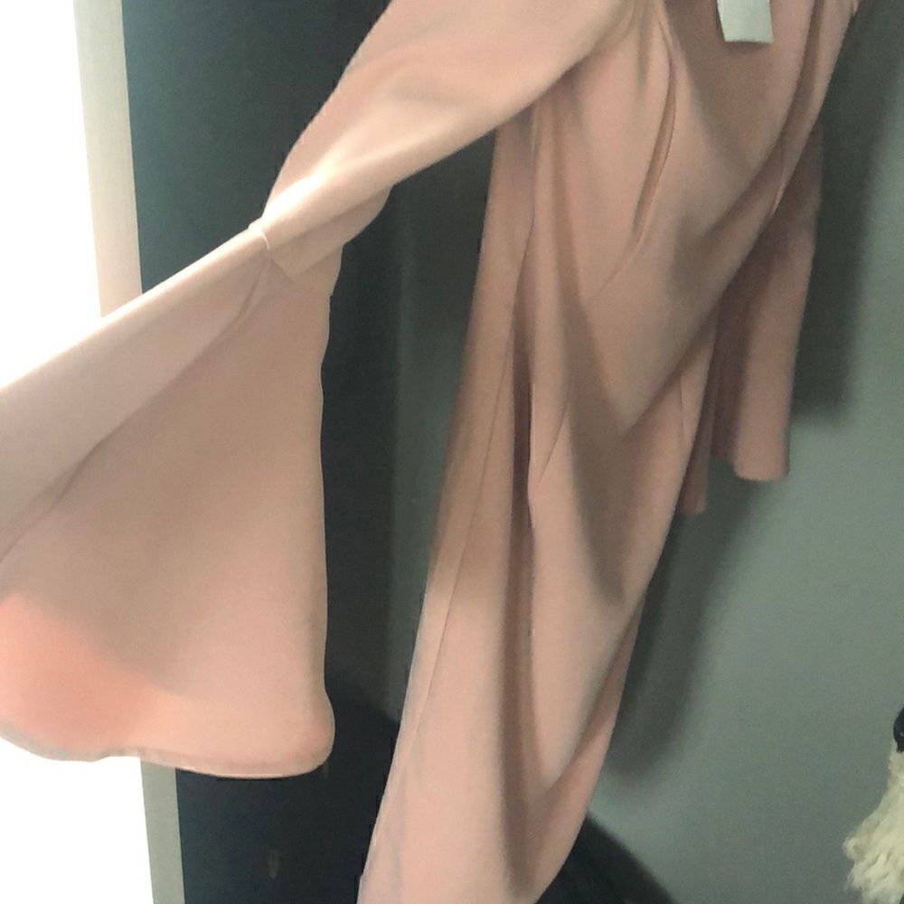Bardot nude cocktail dress bell sleeves sz XS /4 - Picture 3 of 3